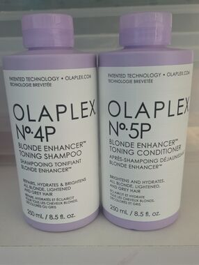 Olaplex No.4P Blonde Enhancer Toning Shampoo & No.5P Conditioner - Lavender Caps